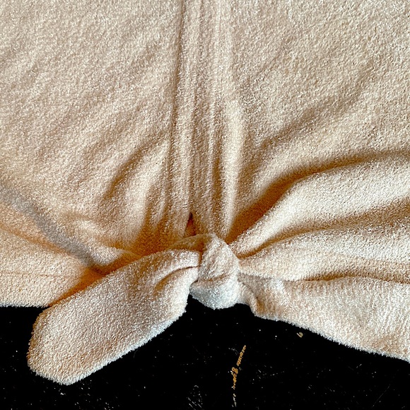 BAREFOOT DREAMS NWT! Cozychic Ultra Lite Tie Front Top Sweater Sand Dune Small - Picture 9 of 11